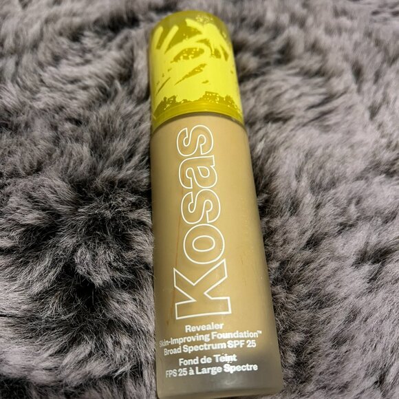 Kosas Revealer Skin-Improving Foundation SPF25 - Picture 3 of 4